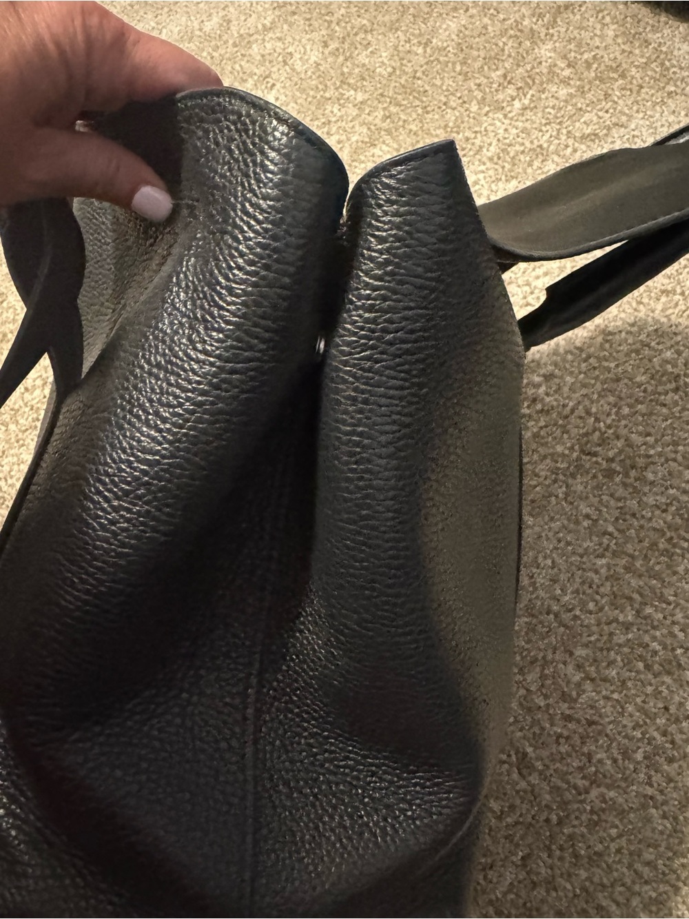 Cuyana Trapeze Satchel - Black Pebbled Leather with Shoulder Strap - Picture 4 of 9